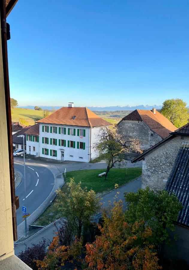 Hotel Du Cheval Blanc ラ・ヌーヴヴィル エクステリア 写真
