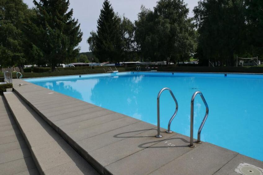 Hotel Du Cheval Blanc ラ・ヌーヴヴィル エクステリア 写真