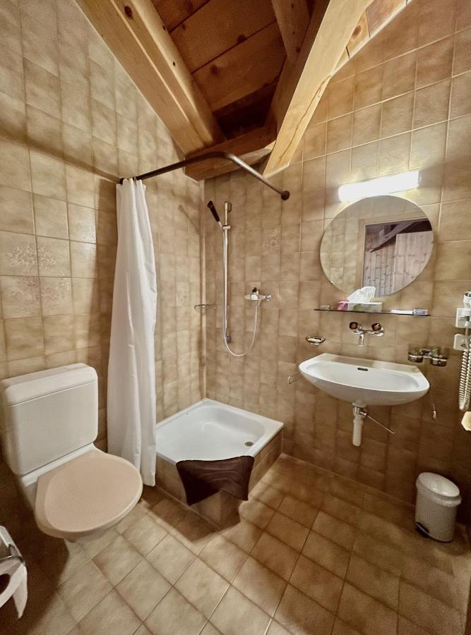 Hotel Du Cheval Blanc ラ・ヌーヴヴィル エクステリア 写真